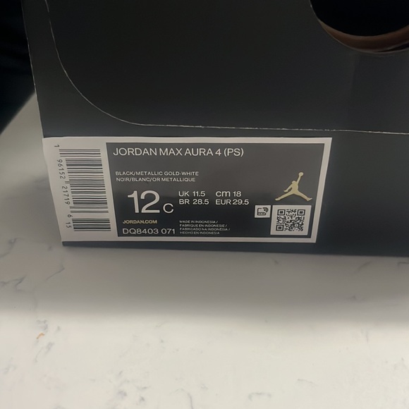 Jordan kids shoes size 12 toddlers - Picture 3 of 3